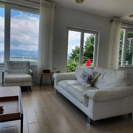 別荘 The Lakeview Cottage Near Shiroka Center