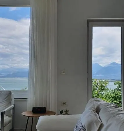 The Lakeview Cottage Near Shiroka Center *