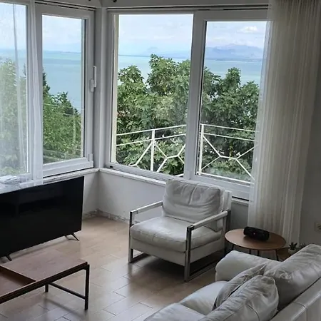 The Lakeview Cottage Near Shiroka Center