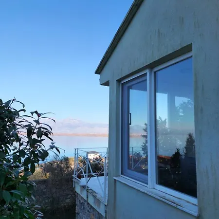 別荘 The Lakeview Cottage Near Shiroka Center Široka