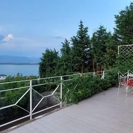 The Lakeview Near Center بيت للعطل *